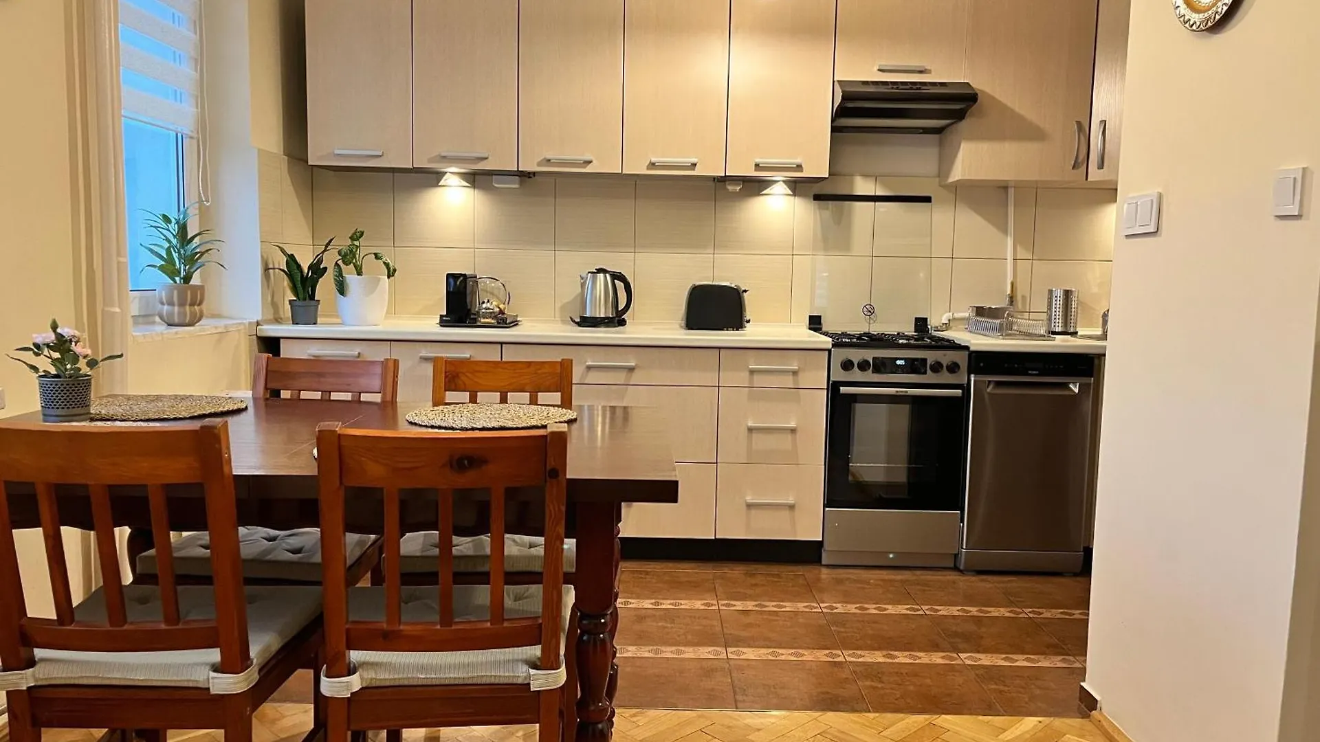شقة Ohmyhome-Plac Zawiszy وارسو بولندا